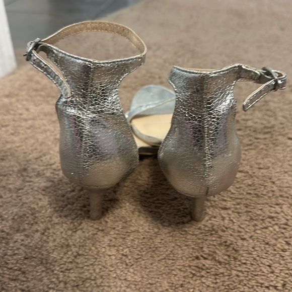 Silver Heels with Ankle Strap Size 8 - Picture 4 of 5